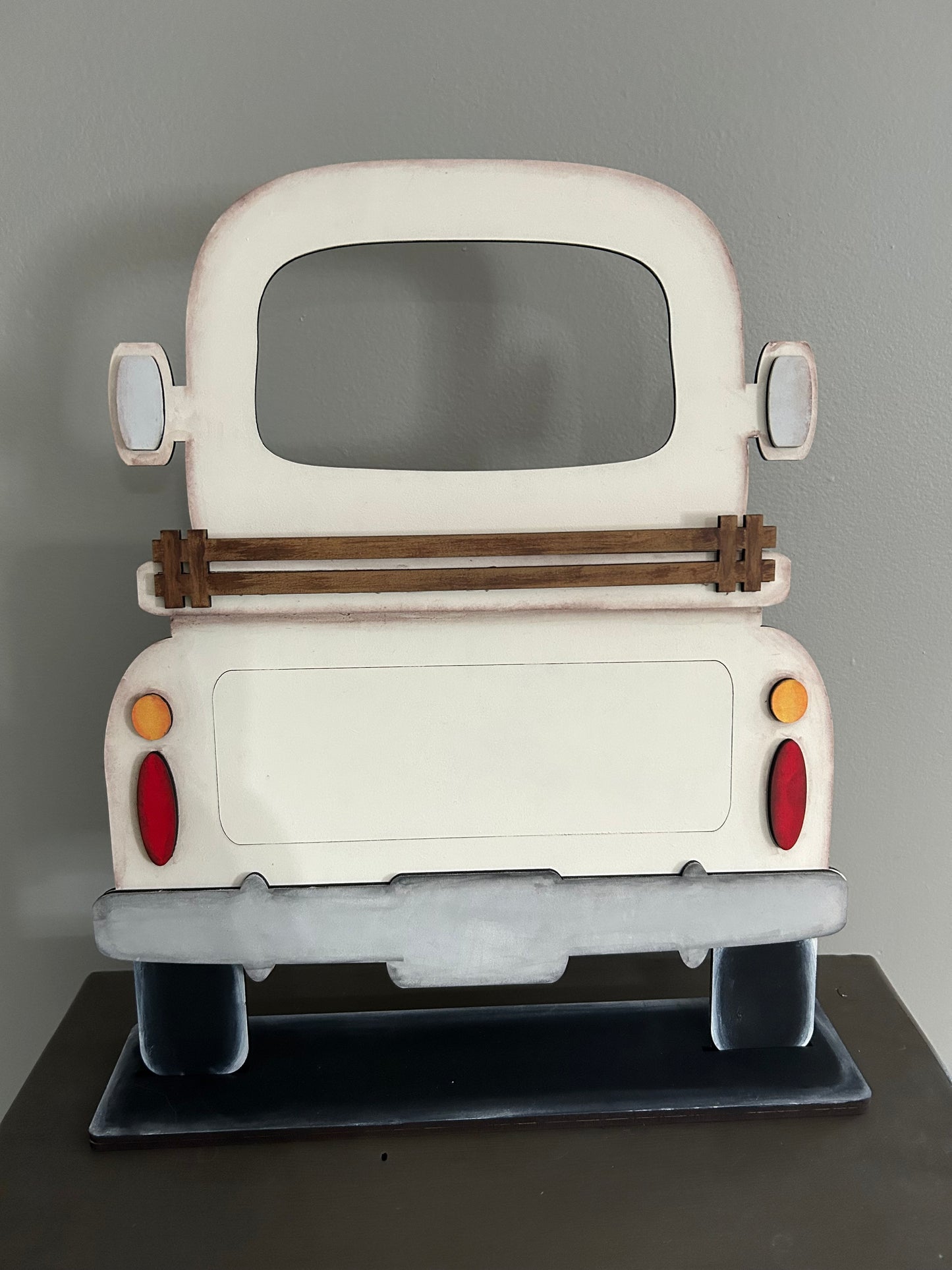 Pick up Truck - Interchangeable Tiered shelf